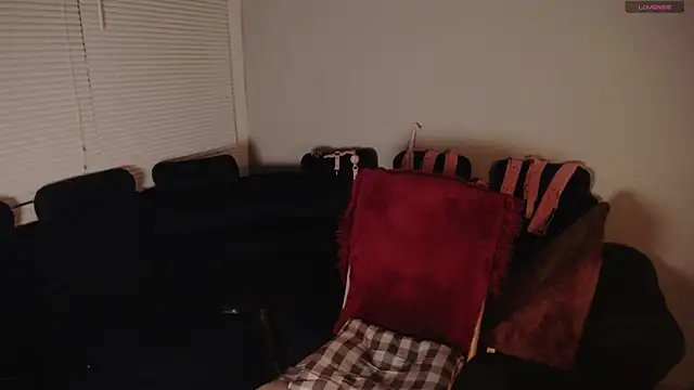 Snapshot of Scarllett_BDSM chatting on October 2025 04:35:02 AM Scarllett BDSM online show from October 2025 04:35:02 AM