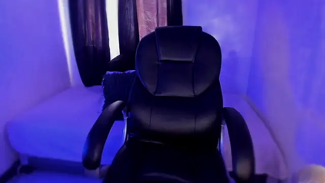 Snapshot of isabelithaa chatting on November 2025 04:12:01 PM isabelithaa online show from November 2025 04:12:01 PM