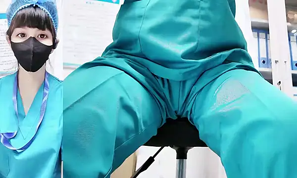 Snapshot of xixitutu1 chatting on April 2026 07:43:02 AM xixitutu1 online show from April 2026 07:43:02 AM