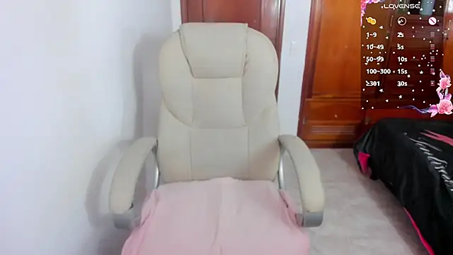 Maavca  online show from November 2025 08:01:01 PM