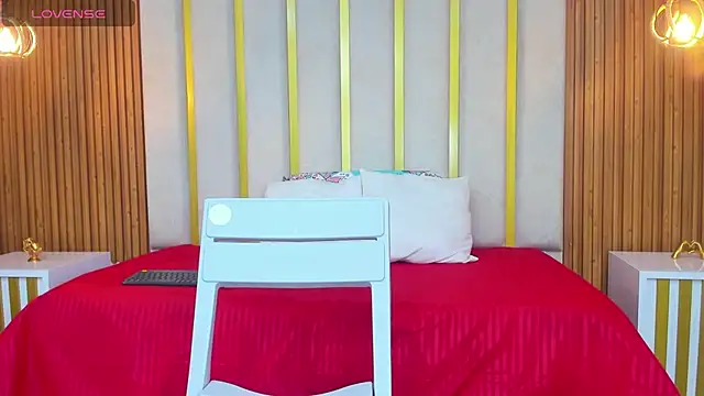 Snapshot of love_mommy chatting on September 2025 06:58:02 PM love mommy online show from September 2025 06:58:02 PM