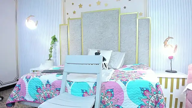 love mommy online show from February 2026 07:46:02 PM