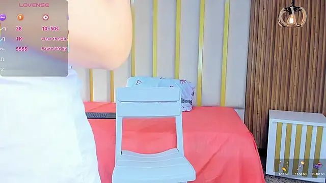 Snapshot of love_mommy chatting on November 2025 07:03:01 PM love mommy online show from November 2025 07:03:01 PM