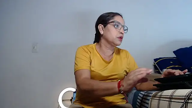 Yaya    11 online show from March 2026 11:24:01 PM