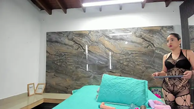 Yaya    11 online show from October 2025 04:11:02 AM