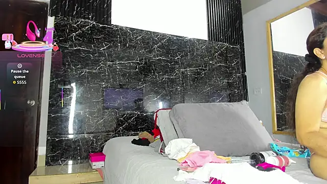 Yaya    11 online show from December 2025 04:33:02 AM