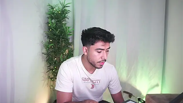 dam0n fr0st online show from May 2026 11:10:01 PM