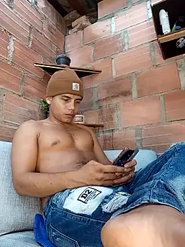 Snapshot of alex_candela chatting on May 2026 10:13:02 PM alex candela online show from May 2026 10:13:02 PM