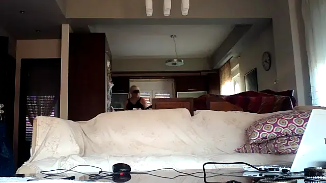 Kalia Cross online show from November 2025 07:22:01 AM