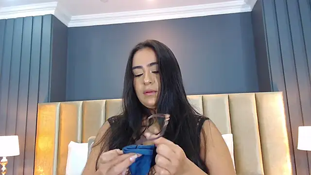 Snapshot of DevonPiers chatting on February 2025 01:00:01 PM DevonPiers online show from February 2025 01:00:01 PM