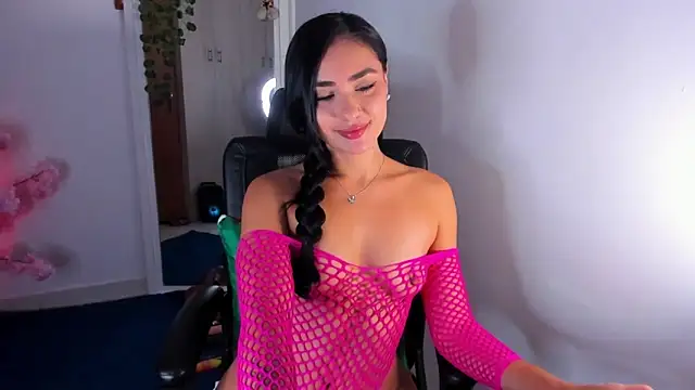 AnnieSofiia online show from June 2026 07:07:01 PM
