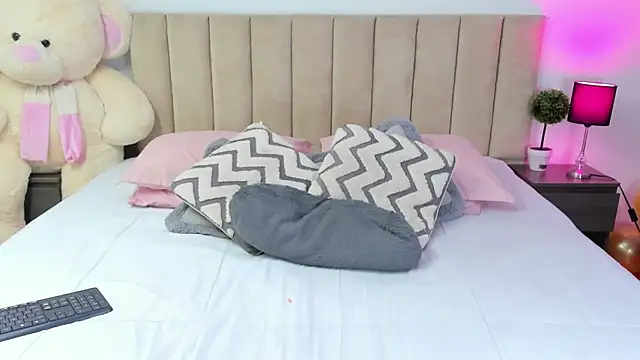 HannaRousse  online show from September 2025 08:25:02 PM