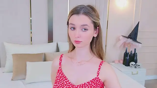 MarybethSnow online show from October 2025 05:12:02 PM