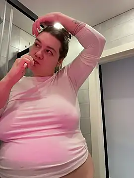 Snapshot of SuzieMurray chatting on February 2026 07:25:02 AM SuzieMurray online show from February 2026 07:25:02 AM