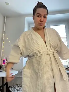 Snapshot of SuzieMurray chatting on February 2026 08:25:01 AM SuzieMurray online show from February 2026 08:25:01 AM