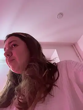 Snapshot of SuzieMurray chatting on February 2026 08:25:04 AM SuzieMurray online show from February 2026 08:25:04 AM