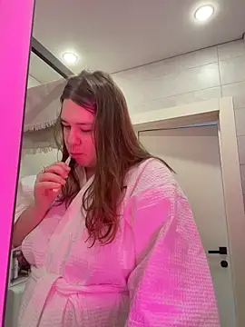 Snapshot of SuzieMurray chatting on February 2026 08:11:02 AM SuzieMurray online show from February 2026 08:11:02 AM