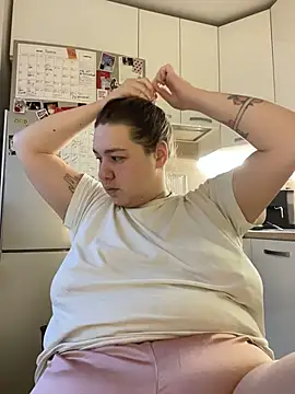 SuzieMurray online show from November 2025 06:47:01 AM