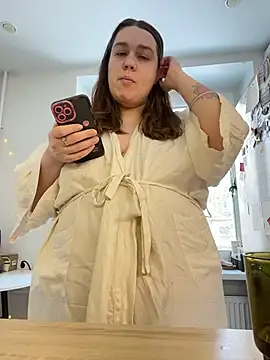 Snapshot of SuzieMurray chatting on February 2026 08:22:02 AM SuzieMurray online show from February 2026 08:22:02 AM