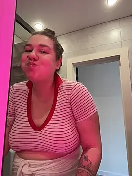 Snapshot of SuzieMurray chatting on February 2026 08:21:02 AM SuzieMurray online show from February 2026 08:21:02 AM