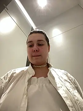 SuzieMurray online show from March 2025 11:22:02 AM
