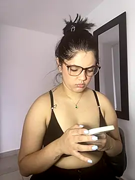 kimberlyhills1 online show from October 2025 07:22:02 PM