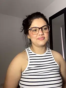 kimberlyhills1 online show from October 2025 07:58:02 PM