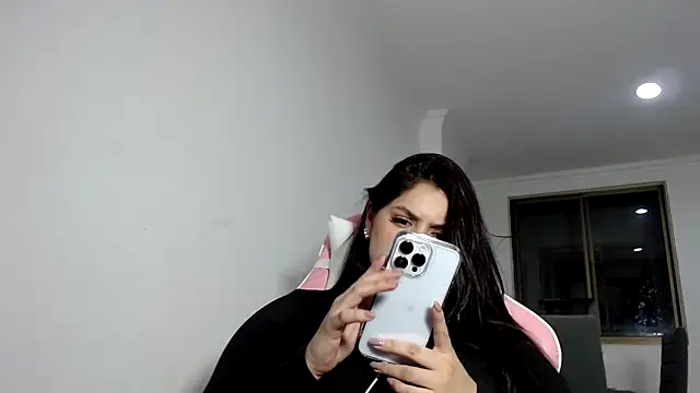 kimberlyhills1 online show from March 2025 11:06:01 PM