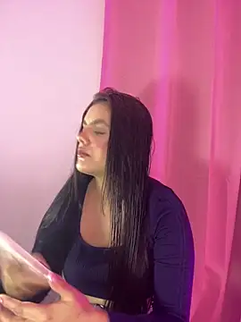 kimberlyhills1 online show from December 2025 08:23:02 PM