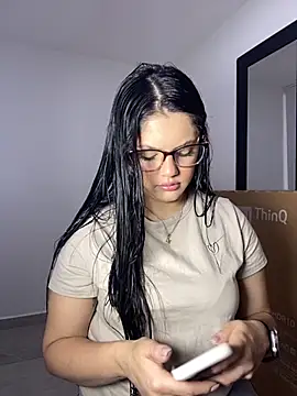 kimberlyhills1 online show from October 2025 06:51:01 PM