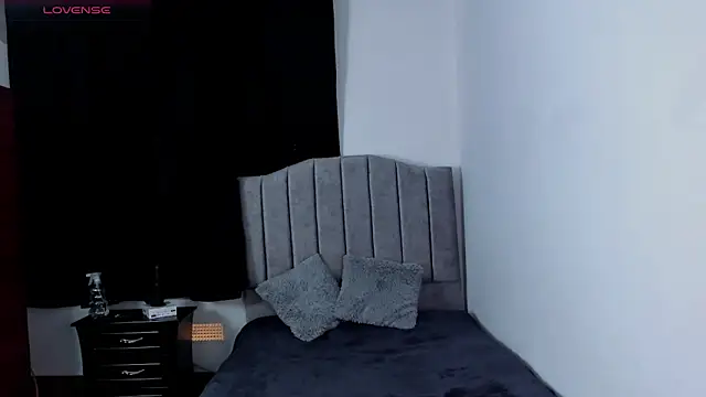 lorymoon online show from December 2024 07:17:02 PM