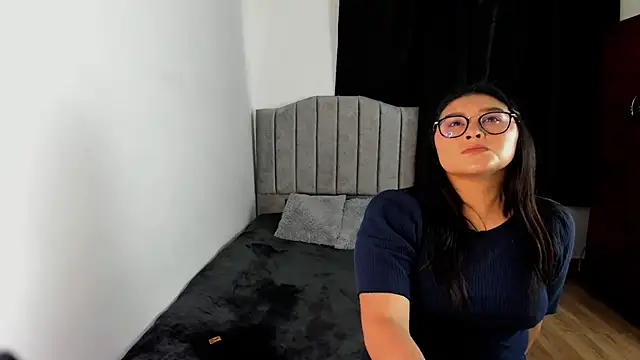 lorymoon online show from February 2025 08:03:01 PM