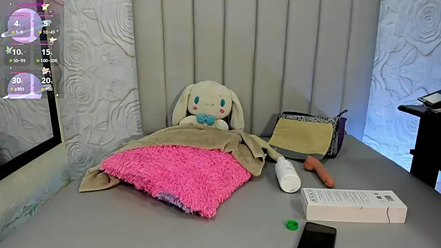 AlexaFoxy18 online show from April 2026 07:44:03 AM