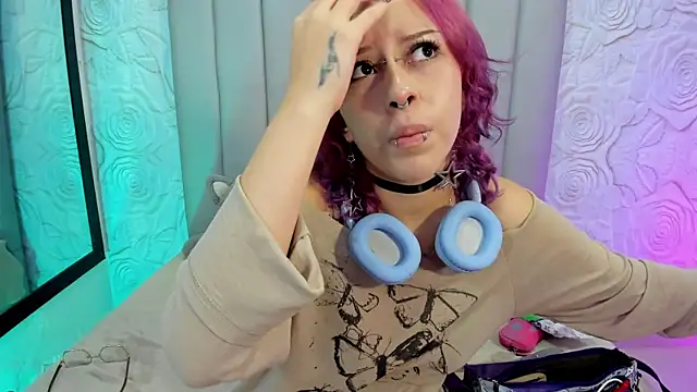 AlexaFoxy18 online show from April 2026 07:47:01 AM