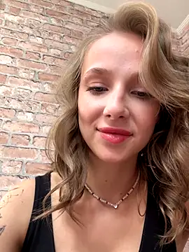 Snapshot of CaseyStar chatting on September 2025 12:48:01 PM CaseyStar online show from September 2025 12:48:01 PM