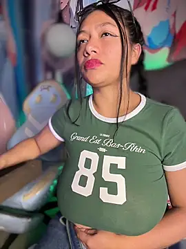 Snapshot of Im_Little chatting on January 2026 02:59:02 AM Im Little online show from January 2026 02:59:02 AM