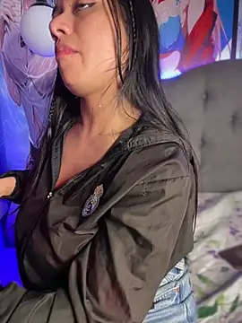 Im Little online show from October 2025 05:19:02 AM