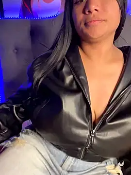 Im Little online show from October 2025 03:05:01 AM