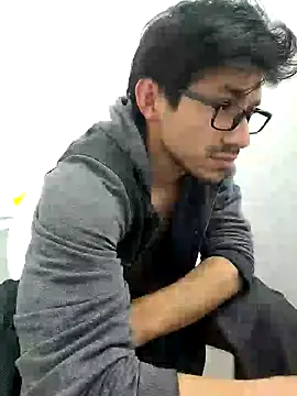 Snapshot of charlesss19 chatting on February 2025 11:11:01 AM charlesss19 online show from February 2025 11:11:01 AM