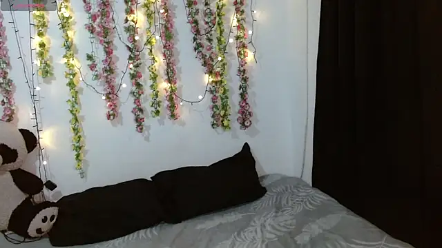 Shenna brunette  online show from October 2025 09:05:02 PM