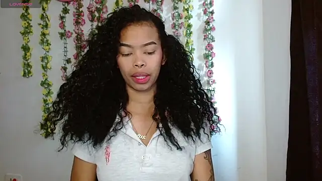 Shenna brunette  online show from December 2025 03:06:01 PM