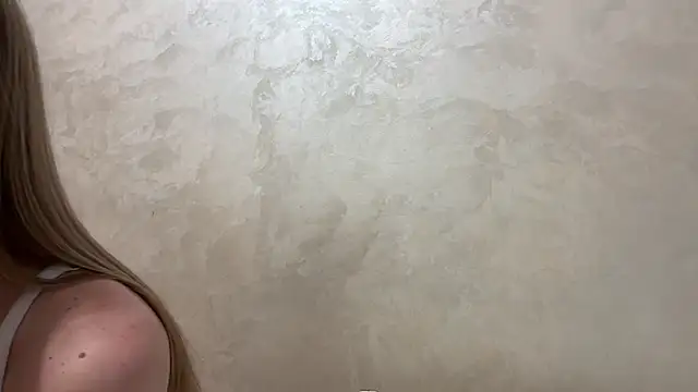 CaitlinaJayne23 online show from June 2026 06:18:02 PM