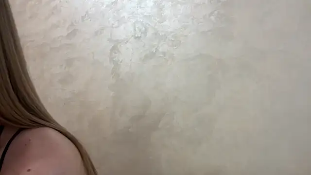 CaitlinaJayne23 online show from April 2026 03:57:02 AM