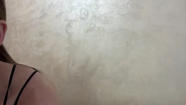 CaitlinaJayne23 online show from April 2026 03:57:01 AM