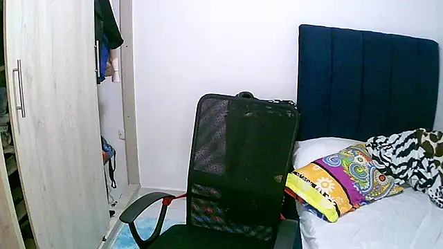 sexy diamante  online show from March 2026 05:06:01 PM