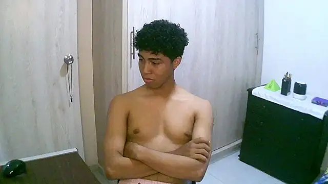 Snapshot of sexy_diamante_ chatting on September 2025 01:45:01 AM sexy diamante online show from September 2025 01:45:01 AM