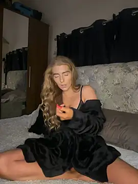 Snapshot of Summer_Paige chatting on January 2025 05:02:01 PM Summer Paige online show from January 2025 05:02:01 PM