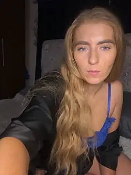 Snapshot of Summer_Paige chatting on February 2025 02:06:02 AM Summer Paige online show from February 2025 02:06:02 AM