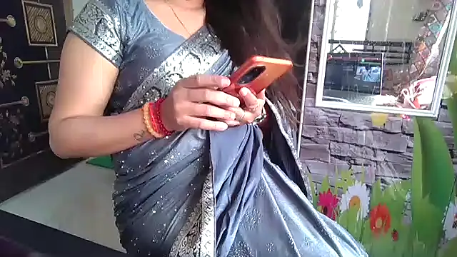 sexy-honey09 online show from November 2025 05:55:01 AM