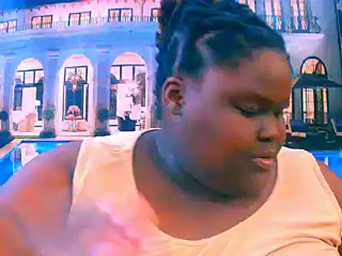 Snapshot of EbonyHotBuns chatting on June 2026 10:37:01 AM EbonyHotBuns online show from June 2026 10:37:01 AM